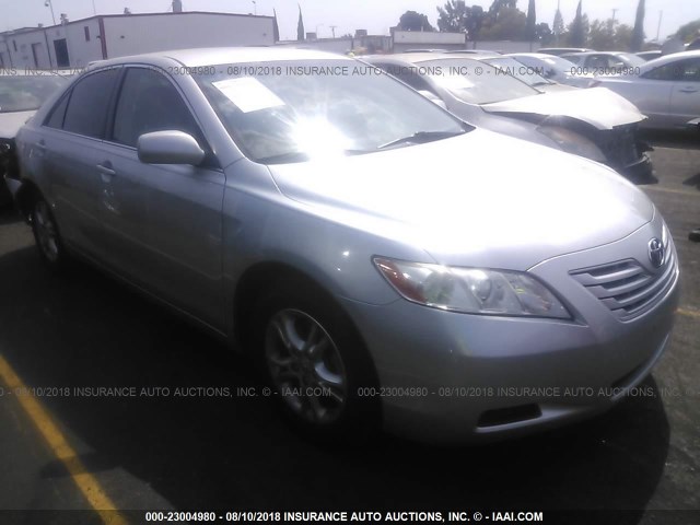 JTNBE46K373079727 - 2007 TOYOTA CAMRY NEW GENERAT CE/LE/XLE/SE SILVER photo 1