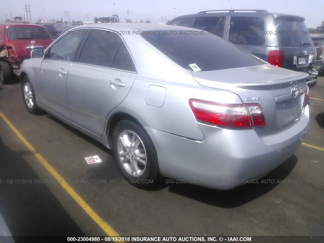 JTNBE46K373079727 - 2007 TOYOTA CAMRY NEW GENERAT CE/LE/XLE/SE SILVER photo 3