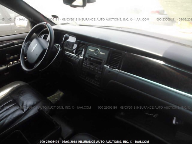 2LNBL8EV9AX622291 - 2010 LINCOLN TOWN CAR EXECUTIVE L BLACK photo 5