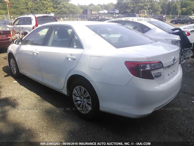 4T4BF1FK3ER342971 - 2014 TOYOTA CAMRY L/SE/LE/XLE 白色 照片 3