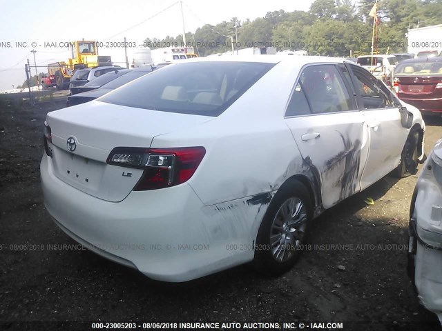 4T4BF1FK3ER342971 - 2014 TOYOTA CAMRY L/SE/LE/XLE 白色 照片 4