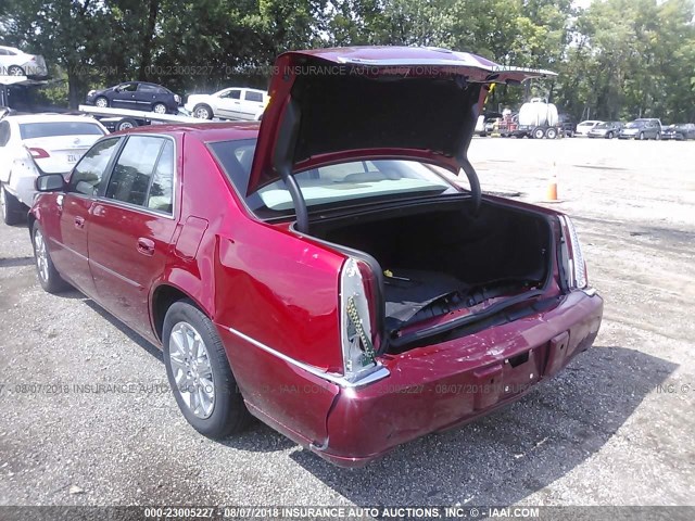 1G6KH5EY7AU122316 - 2010 CADILLAC DTS PREMIUM COLLECTION RED photo 3