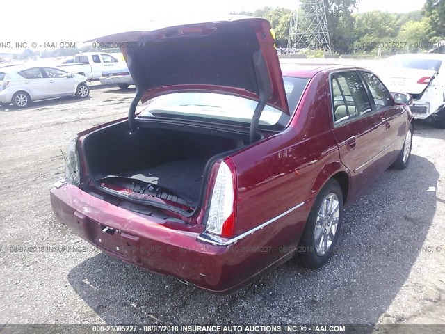 1G6KH5EY7AU122316 - 2010 CADILLAC DTS PREMIUM COLLECTION RED photo 4