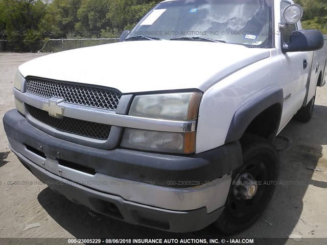 1GBHK24U24E266090 - 2004 CHEVROLET SILVERADO K2500 HEAVY DUTY WHITE photo 6