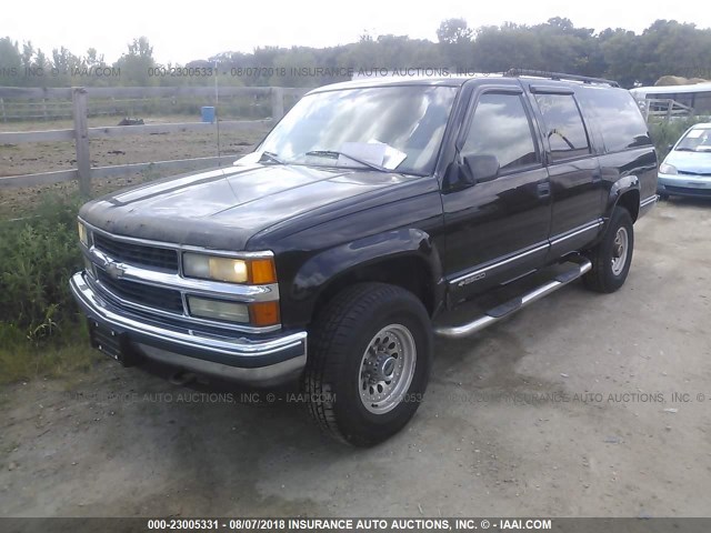 3GNGK26J9XG137794 - 1999 CHEVROLET SUBURBAN K2500 BLACK photo 2