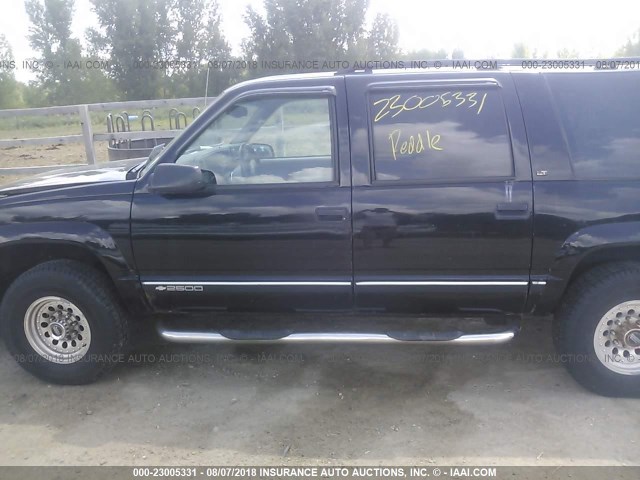 3GNGK26J9XG137794 - 1999 CHEVROLET SUBURBAN K2500 BLACK photo 6