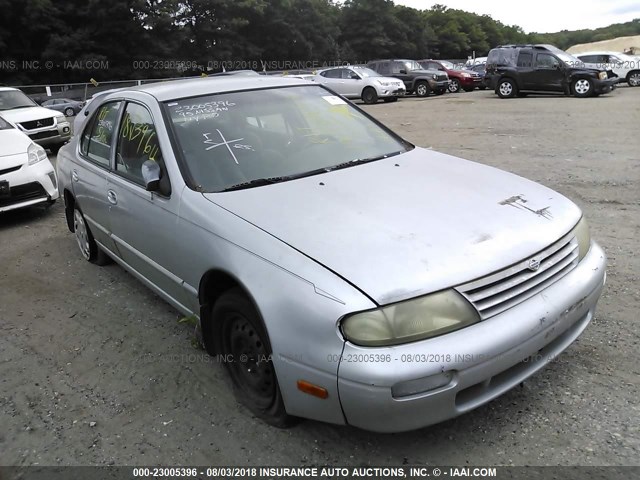 1N4BU31D8SC152437 - 1995 NISSAN ALTIMA XE/GXE/SE/GLE SILVER photo 1