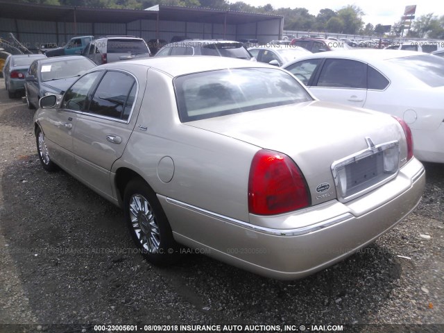 1LNHM82W26Y624864 - 2006 LINCOLN TOWN CAR SIGNATURE LIMITED Champagne photo 3