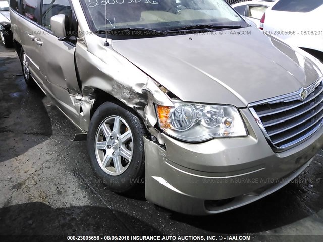 2A8HR54P78R795183 - 2008 CHRYSLER TOWN & COUNTRY TOURING GOLD photo 6