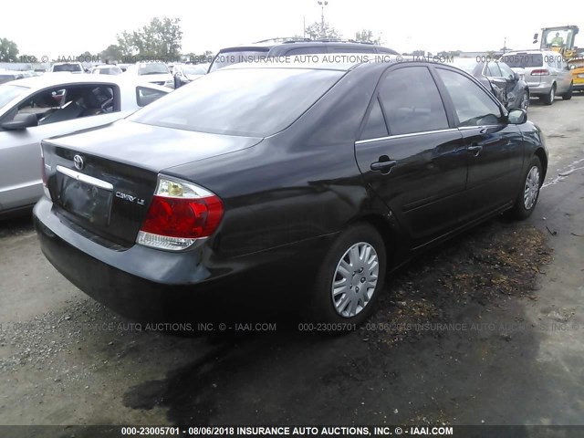 4T1BE32KX5U023596 - 2005 TOYOTA CAMRY LE/XLE/SE Qara foto 4
