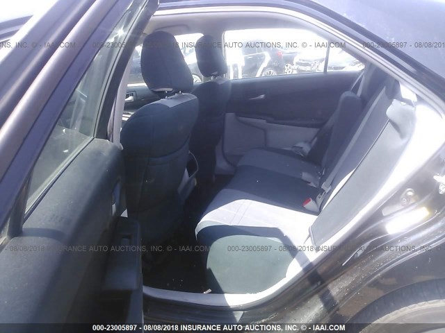 4T1BF1FK2CU585405 - 2012 TOYOTA CAMRY SE/LE/XLE შავი ფოტო 8