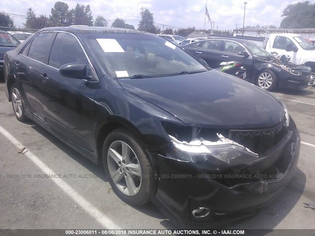 4T1BF1FK0EU336894 - 2014 TOYOTA CAMRY L/SE/LE/XLE შავი ფოტო 1
