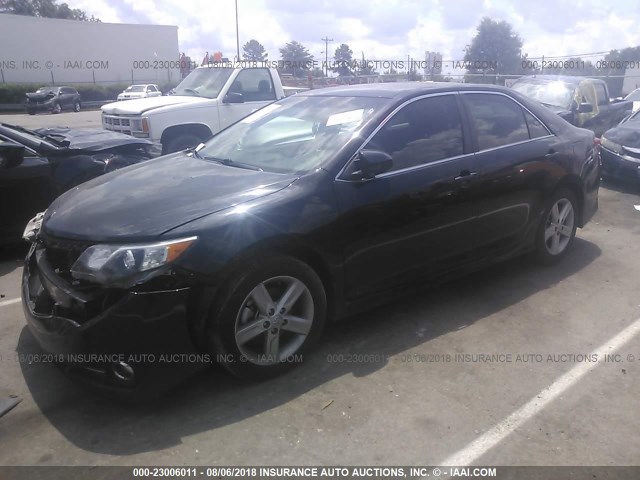 4T1BF1FK0EU336894 - 2014 TOYOTA CAMRY L/SE/LE/XLE შავი ფოტო 2