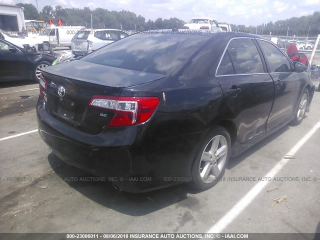 4T1BF1FK0EU336894 - 2014 TOYOTA CAMRY L/SE/LE/XLE შავი ფოტო 4