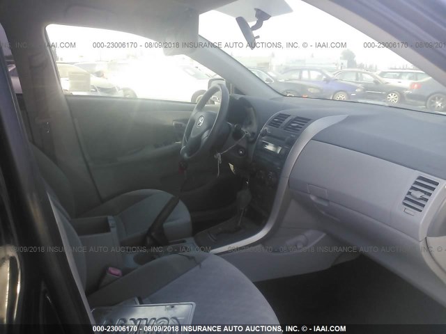 JTDBL40E899089036 - 2009 TOYOTA COROLLA LE/XLE BLACK photo 5