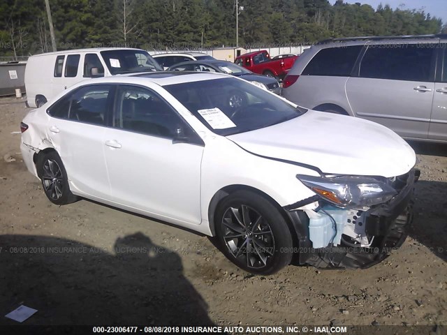 4T1BF1FK1FU082209 - 2015 TOYOTA CAMRY LE/XLE/SE/XSE WHITE photo 1