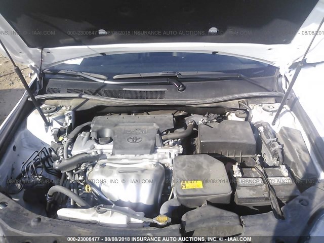 4T1BF1FK1FU082209 - 2015 TOYOTA CAMRY LE/XLE/SE/XSE WHITE photo 10