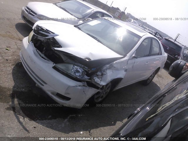 JTDBE32K140257426 - 2004 TOYOTA CAMRY LE/XLE WHITE photo 2