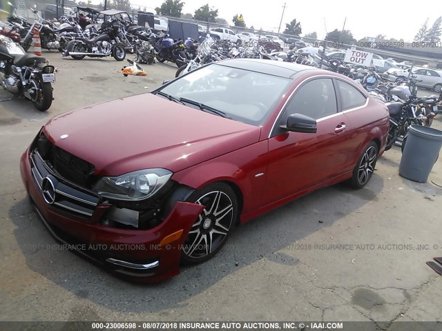 WDDGJ4HB3DF980972 - 2013 MERCEDES-BENZ C 250 RED photo 2