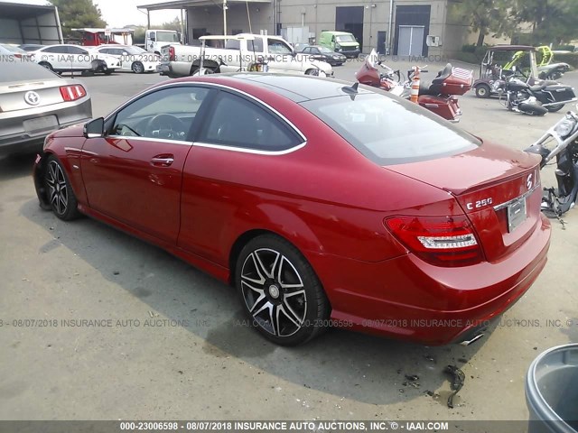 WDDGJ4HB3DF980972 - 2013 MERCEDES-BENZ C 250 RED photo 3