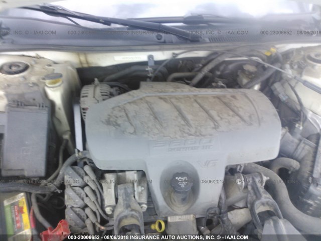 2G2WP552981178703 - 2008 PONTIAC GRAND PRIX WHITE photo 10