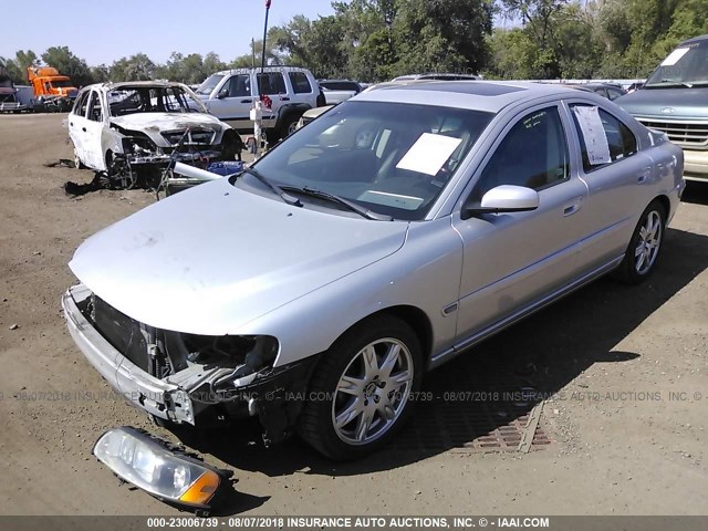 YV1RS592X52471422 - 2005 VOLVO S60 2.5T SILVER photo 2