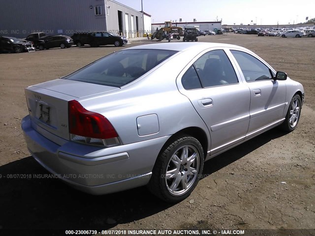 YV1RS592X52471422 - 2005 VOLVO S60 2.5T SILVER photo 4