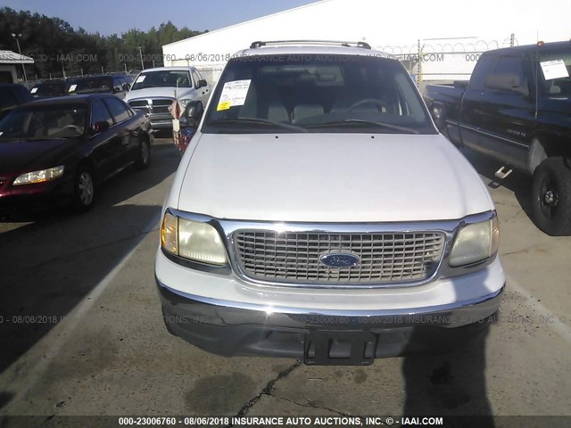 1FMRU15W11LB23140 - 2001 FORD EXPEDITION XLT WHITE photo 6