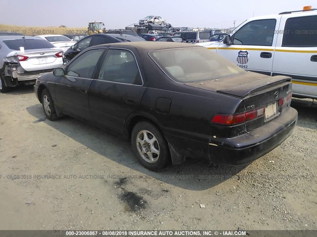 JT2BG22K8W0210524 - 1998 TOYOTA CAMRY CE/LE/XLE 黑色 照片 3