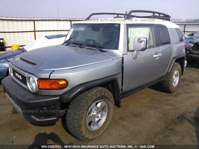 JTEBU11F19K068259 - 2009 TOYOTA FJ CRUISER SILVER photo 2