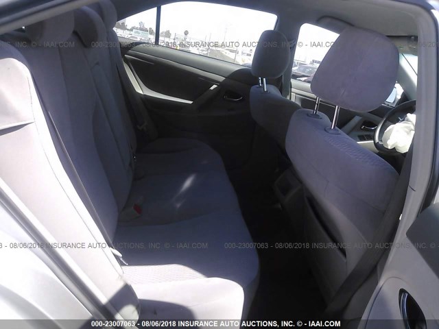 4T4BF3EKXAR010467 - 2010 TOYOTA CAMRY SE/LE/XLE ვერცხლისფერი ფოტო 8