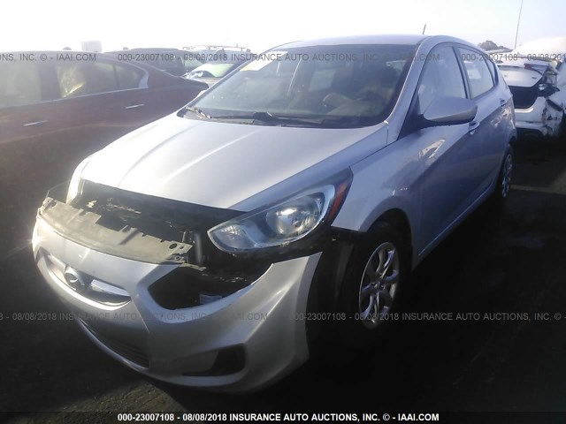 KMHCT5AE2EU151350 - 2014 HYUNDAI ACCENT GLS/GS SILVER photo 2