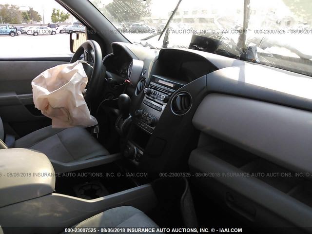 5FNYF3H34FB032140 - 2015 HONDA PILOT SE GRAY photo 5