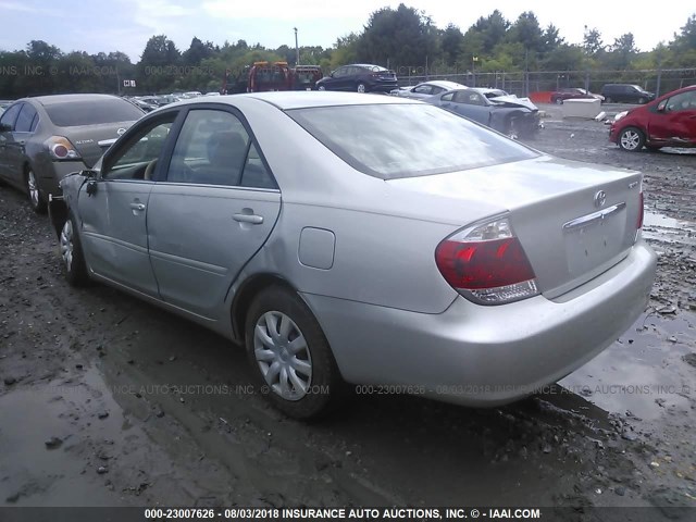 4T1BE32K96U709338 - 2006 TOYOTA CAMRY LE/XLE/SE Күміс фото 3