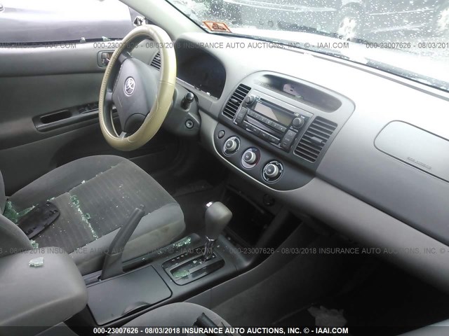 4T1BE32K96U709338 - 2006 TOYOTA CAMRY LE/XLE/SE Күміс фото 5