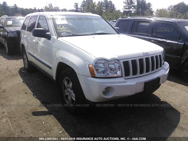 1J8GR48K07C534604 - 2007 JEEP GRAND CHEROKEE LAREDO/COLUMBIA/FREEDOM თეთრი ფოტო 1