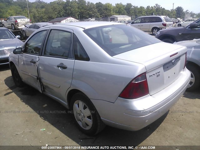 1FAHP34N47W194258 - 2007 FORD FOCUS ZX4/S/SE/SES 银色 照片 3