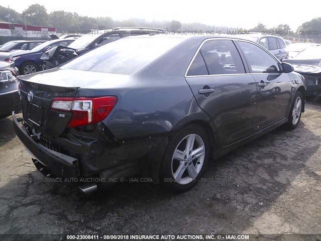 4T1BF1FK7CU612470 - 2012 TOYOTA CAMRY SE/LE/XLE ნაცრისფერი ფოტო 4
