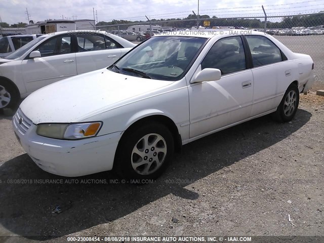 4T1BF22K8WU067721 - 1998 TOYOTA CAMRY CE/LE/XLE WHITE photo 2