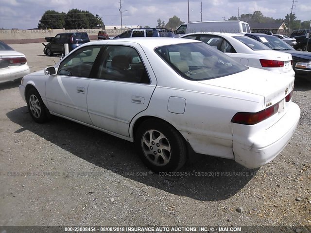 4T1BF22K8WU067721 - 1998 TOYOTA CAMRY CE/LE/XLE WHITE photo 3