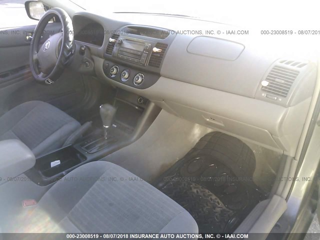 4T1BE32K95U603938 - 2005 TOYOTA CAMRY LE/XLE/SE Сұр фото 5