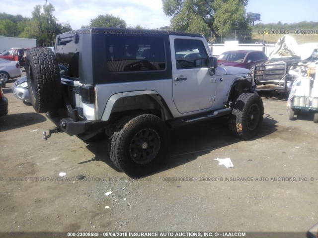 1J4AA2D19AL104609 - 2010 JEEP WRANGLER SPORT 银色 照片 4