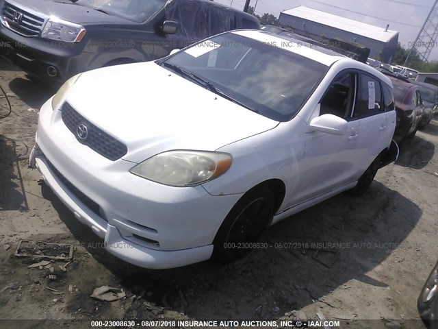 2T1KY38EX4C239327 - 2004 TOYOTA COROLLA MATRIX XRS WHITE photo 2