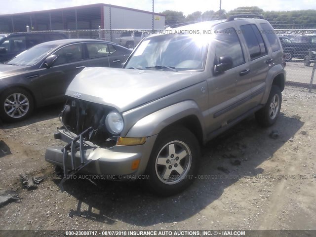 1J4GL38K05W671437 - 2005 JEEP LIBERTY RENEGADE GOLD photo 2