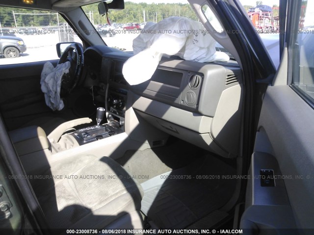 1J8HG48P27C577816 - 2007 JEEP COMMANDER GREEN photo 5