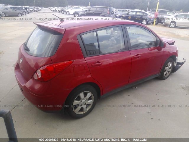 3N1BC13E89L496410 - 2009 NISSAN VERSA S/SL RED photo 4