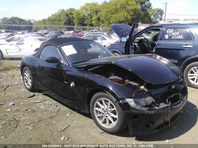 4USBT33575LS55351 - 2005 BMW Z4 2.5 BLACK photo 1