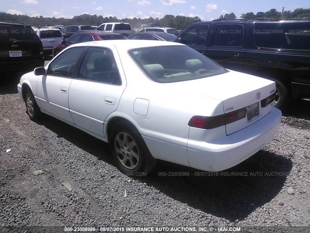 JT2BF28K4X0157929 - 1999 TOYOTA CAMRY LE/XLE WHITE photo 3