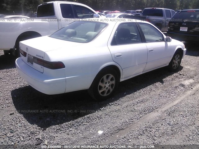 JT2BF28K4X0157929 - 1999 TOYOTA CAMRY LE/XLE WHITE photo 4