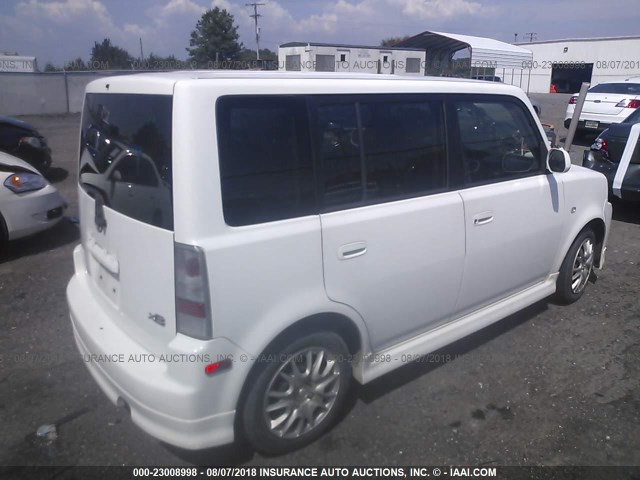 JTLKT324640154000 - 2004 TOYOTA SCION XB WHITE photo 4